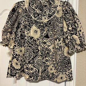 Umgee Black and Cream Floral Blouse